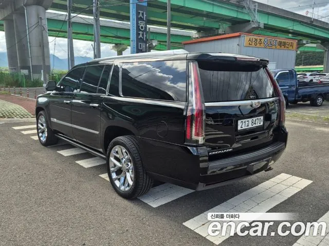 Cadillac Escalade 2017 — фото 2
