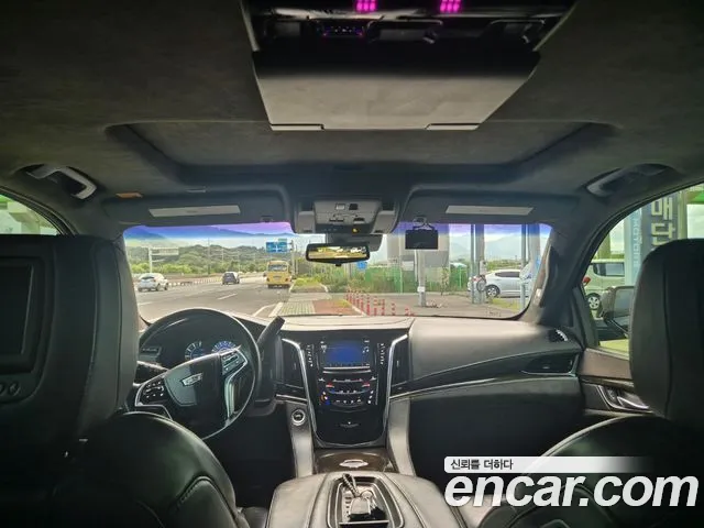 Cadillac Escalade 2017 — фото 9