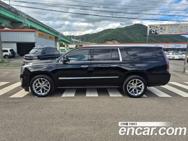 Cadillac Escalade 2017 — фото 17