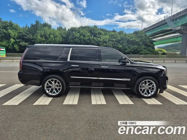 Cadillac Escalade 2017 — фото 18