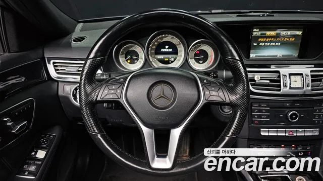 Mercedes-Benz E-Class 2016 — фото 13