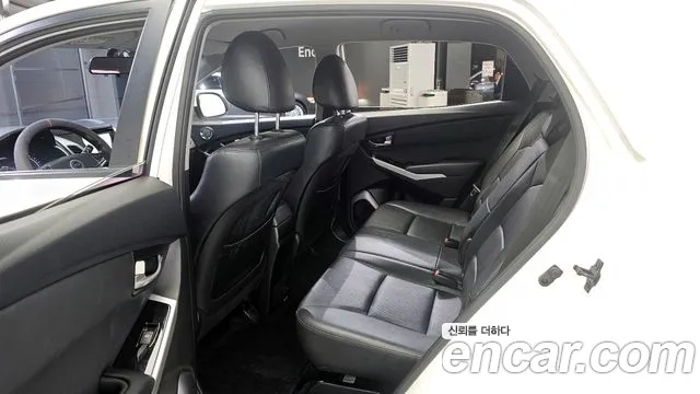 KG_Mobility_Ssangyong KORANDO 2015 — фото 11