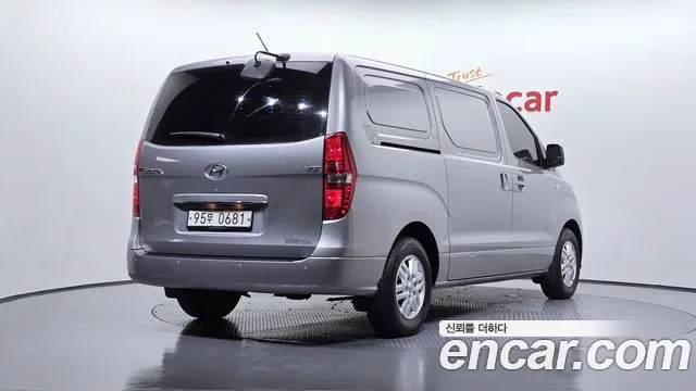 Hyundai Starex 2019 — фото 2