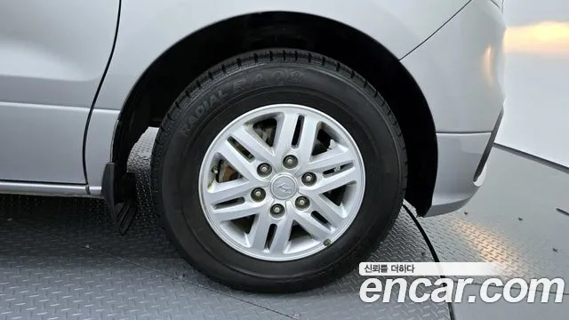 Hyundai Starex 2019 — фото 5