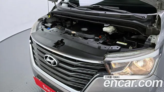 Hyundai Starex 2019 — фото 6