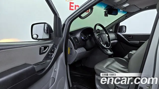 Hyundai Starex 2019 — фото 11