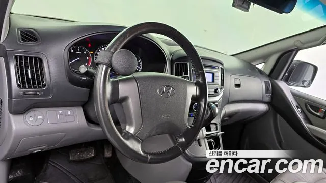 Hyundai Starex 2019 — фото 13