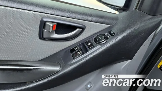 Hyundai Starex 2019 — фото 14