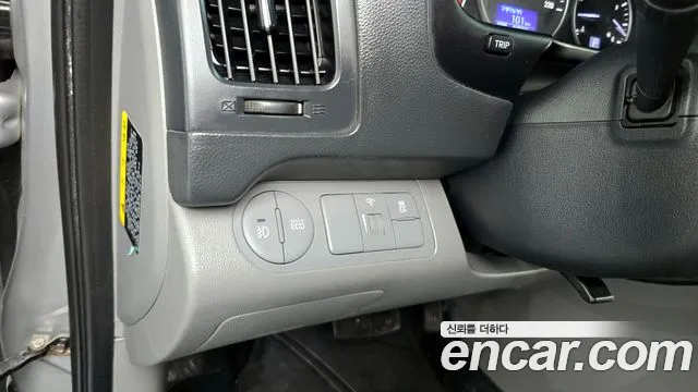 Hyundai Starex 2019 — фото 15