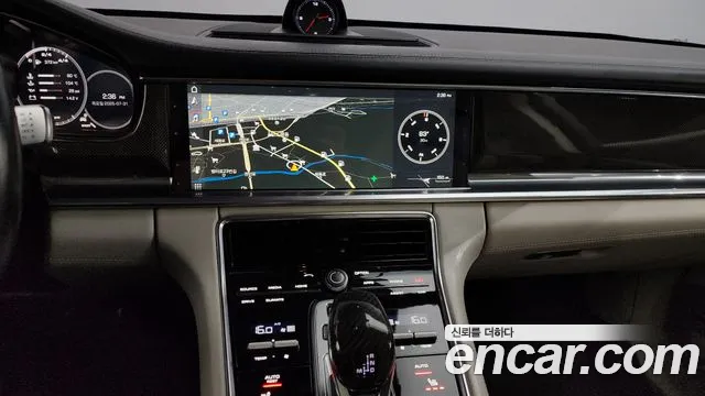 Porsche Panamera 2017 — фото 14