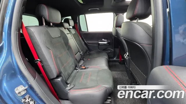 Mercedes-Benz GLB-Class 2023 — фото 19