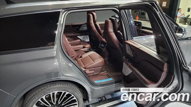 Lincoln Aviator 2022 — фото 12