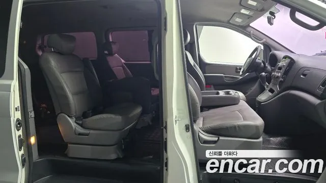 Hyundai Starex 2011 — фото 10