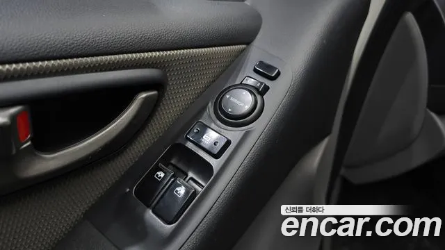 Hyundai Starex 2011 — фото 15
