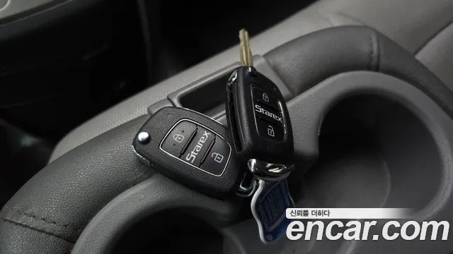 Hyundai Starex 2011 — фото 17