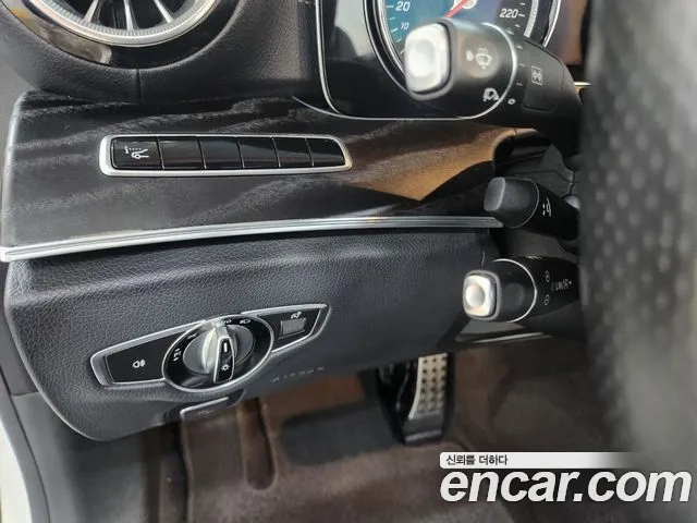 Mercedes-Benz E-Class 2018 — фото 18