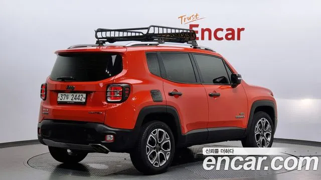 Jeep Renegade 2015 — фото 2