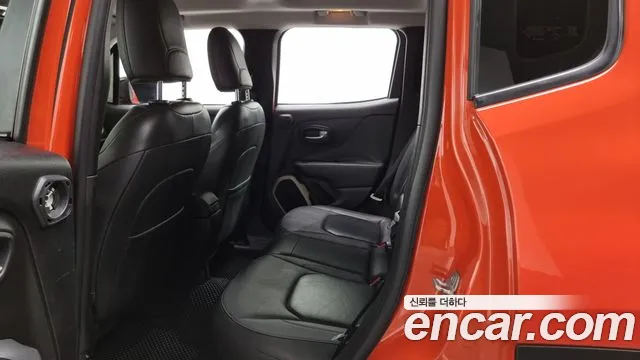 Jeep Renegade 2015 — фото 12