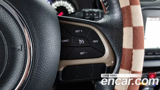 Jeep Renegade 2015 — фото 17