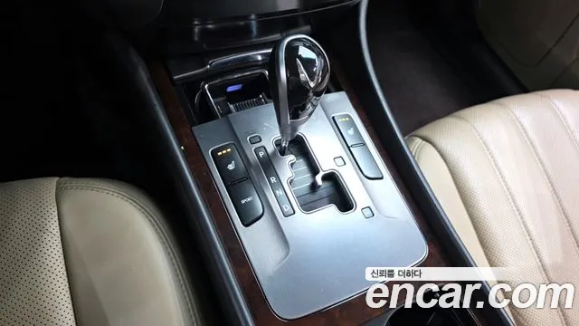 Hyundai Equus 2012 — фото 9