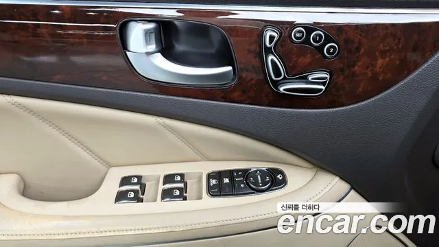 Hyundai Equus 2012 — фото 18