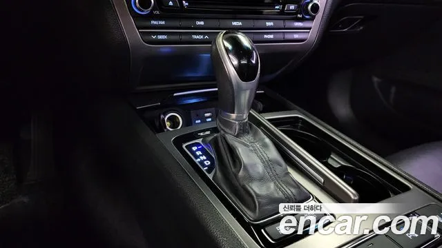 Hyundai Genesis 2016 — фото 9