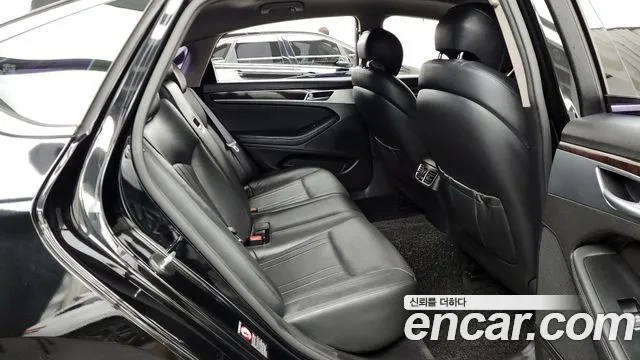 Hyundai Genesis 2016 — фото 12