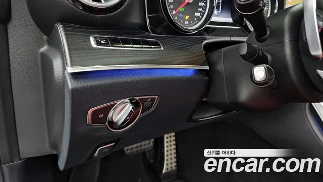 Mercedes-Benz E-Class 2018 — фото 16