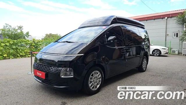 Hyundai Staria 2023 — фото 1