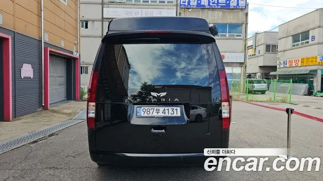 Hyundai Staria 2023 — фото 4