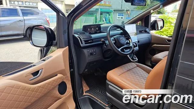 Hyundai Staria 2023 — фото 10