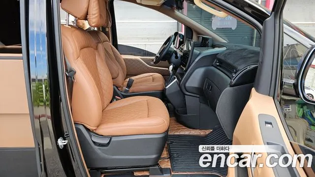Hyundai Staria 2023 — фото 11