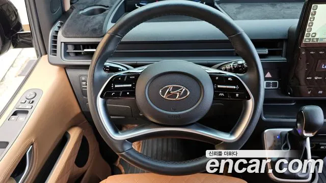 Hyundai Staria 2023 — фото 13