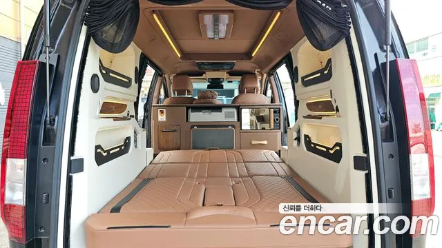 Hyundai Staria 2023 — фото 20