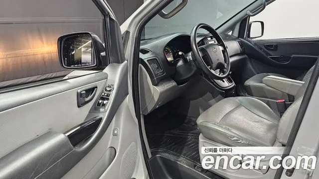 Hyundai Starex 2015 — фото 11