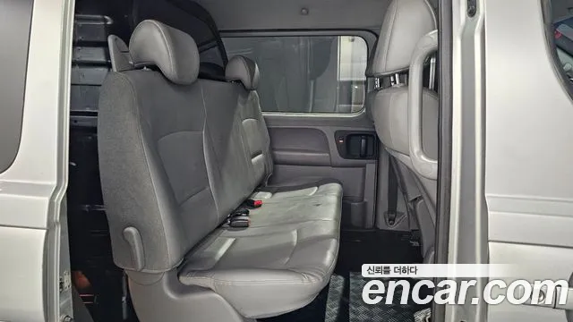 Hyundai Starex 2015 — фото 12