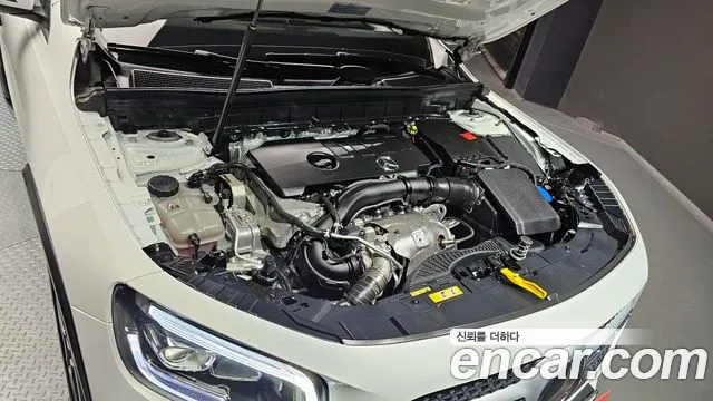 Mercedes-Benz GLB-Class 2023 — фото 6