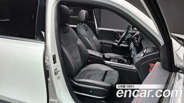 Mercedes-Benz GLB-Class 2023 — фото 10
