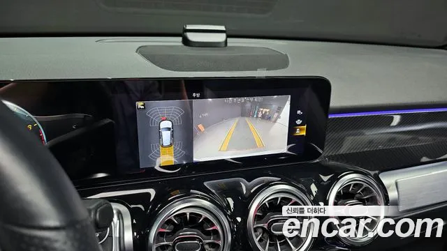 Mercedes-Benz GLB-Class 2023 — фото 16