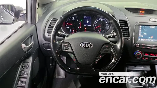 Kia K3 2016 — фото 13