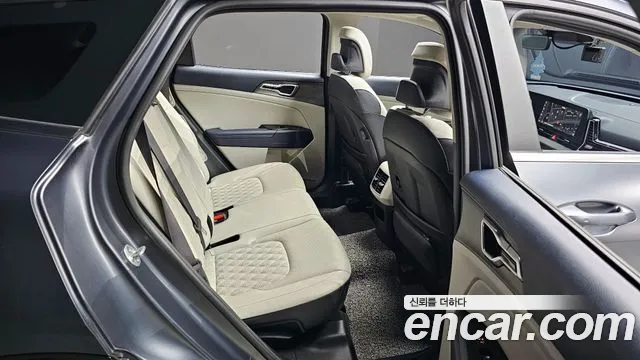 Kia Sportage 2022 — фото 12
