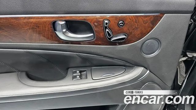 Hyundai Equus 2014 — фото 18