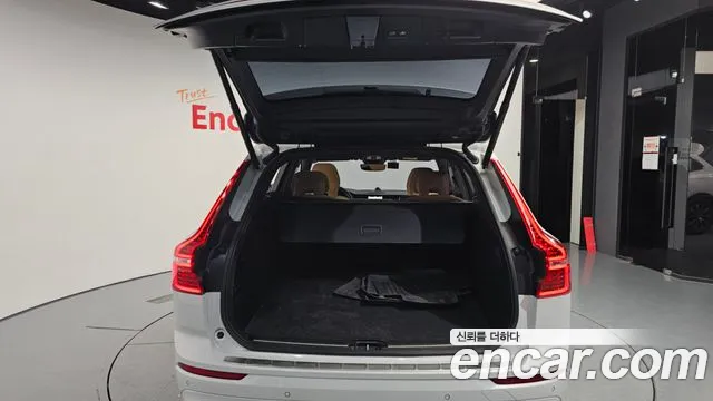 Volvo XC60 2025 — фото 20