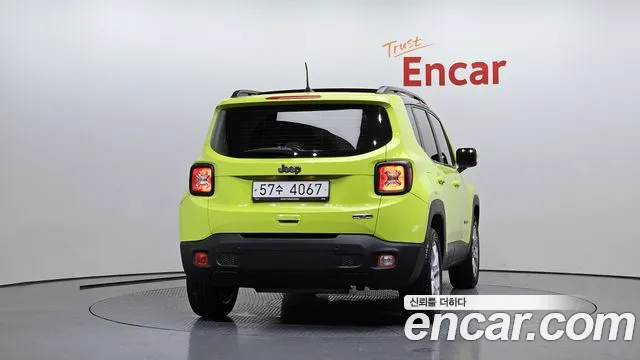 Jeep Renegade 2018 — фото 4