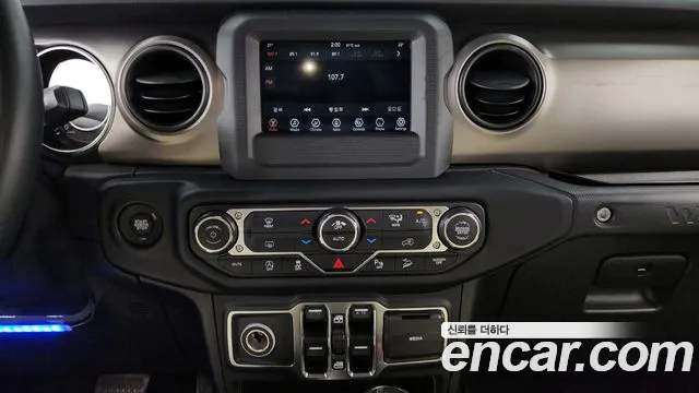 Jeep Wrangler 2019 — фото 14