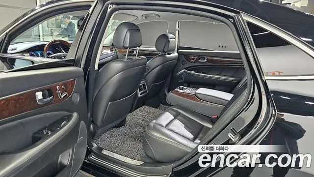 Hyundai Equus 2015 — фото 11