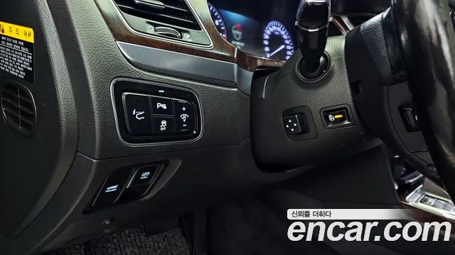 Hyundai Equus 2015 — фото 14