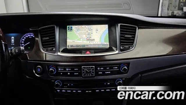 Hyundai Equus 2015 — фото 18