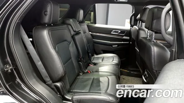 Ford Explorer 2017 — фото 12