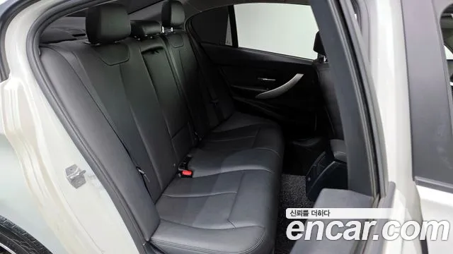 BMW 3-Series 2015 — фото 12